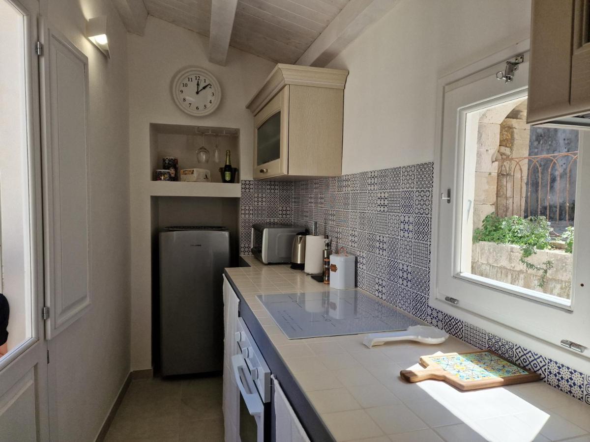 Ortigia Lifestyle 4 Seasons Villa Syracuse Exterior photo