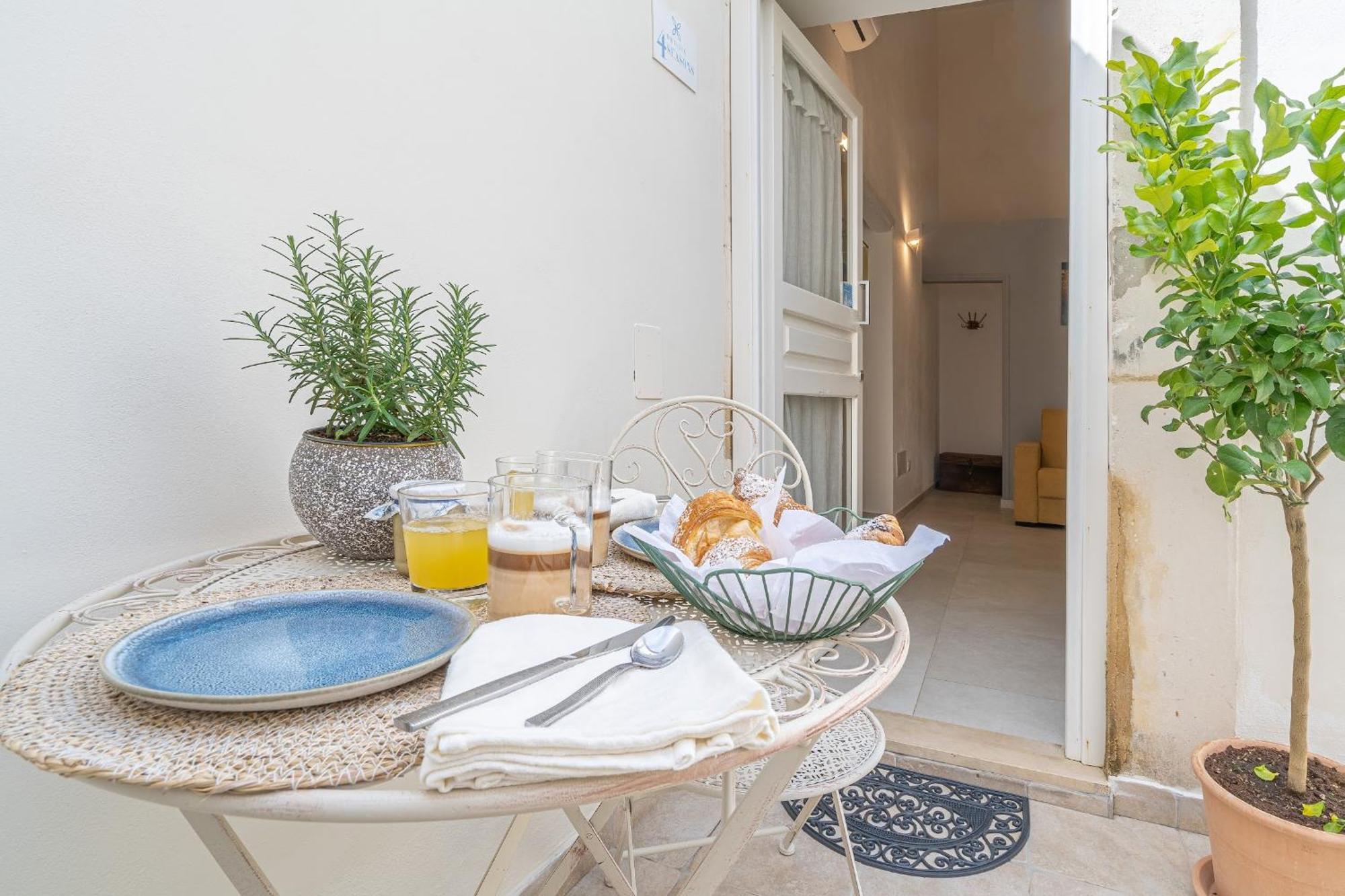 Ortigia Lifestyle 4 Seasons Villa Syracuse Exterior photo