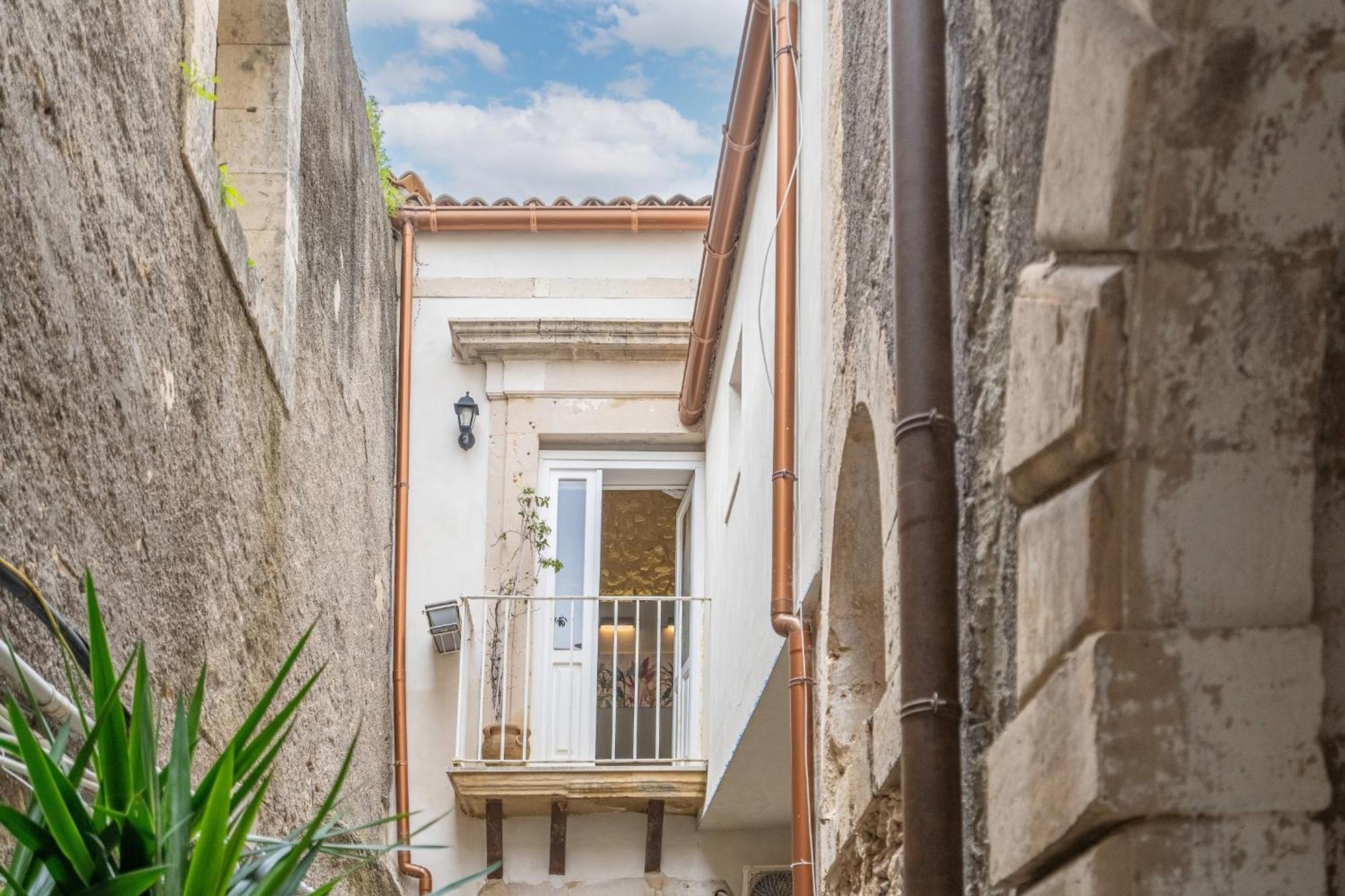 Ortigia Lifestyle 4 Seasons Villa Syracuse Exterior photo
